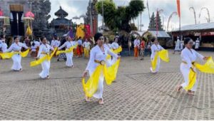 sejarah tari rejang teratai putih