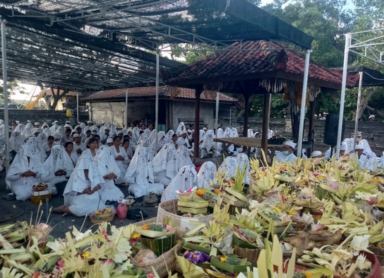 sejarah pura sakenan di denpasar bali