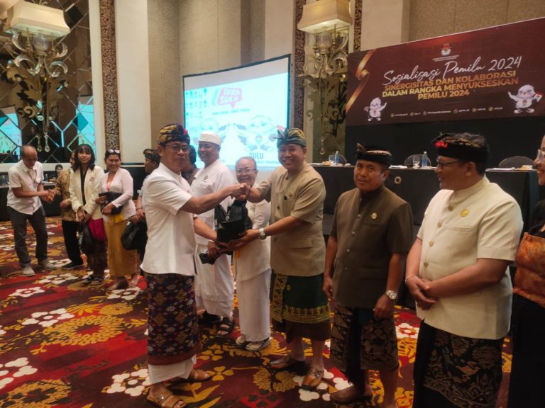 Selain menaati Dharma Negara, Dharma Agama juga harus menjadi pijakan peserta pemilu dalam melakukan sosialisasi maupun kampanye.
