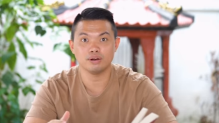 Kurangnya minat membaca di Indonesia terlebih di Bali menjadi perhatian khusus bagi Ketua DPC Partai Gerindra Denpasar, Ida Bagus Yoga Adi Putra.