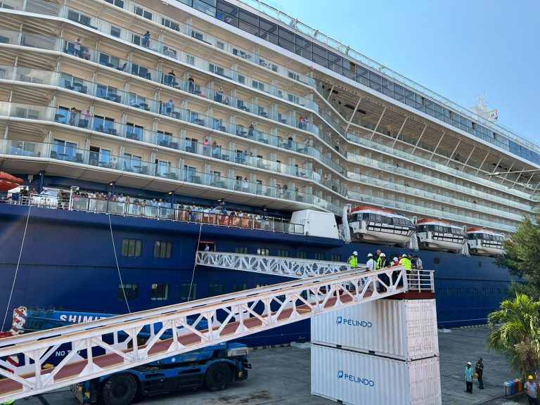 2.800 Penumpang Cruise Celebrity Solstice Simpang ke Bali, Spend Money Diprediksi Hingga 1.200 USD Perhari
