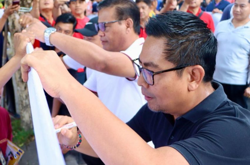 Wakil Walikota Denpasar, I Kadek Agus Arya Wibawa mengakui bahwa tingkatkan kesadaran masyarakat memilah sampah belum maskimal.
