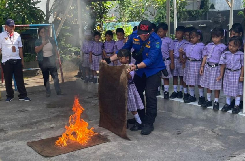 Damkar Denpasar Edukasi Siswa TK di Serangan untukMitigasi Kebakaran