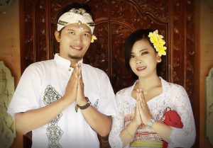 cara membalas salam om swastyastu dalam hindu bali