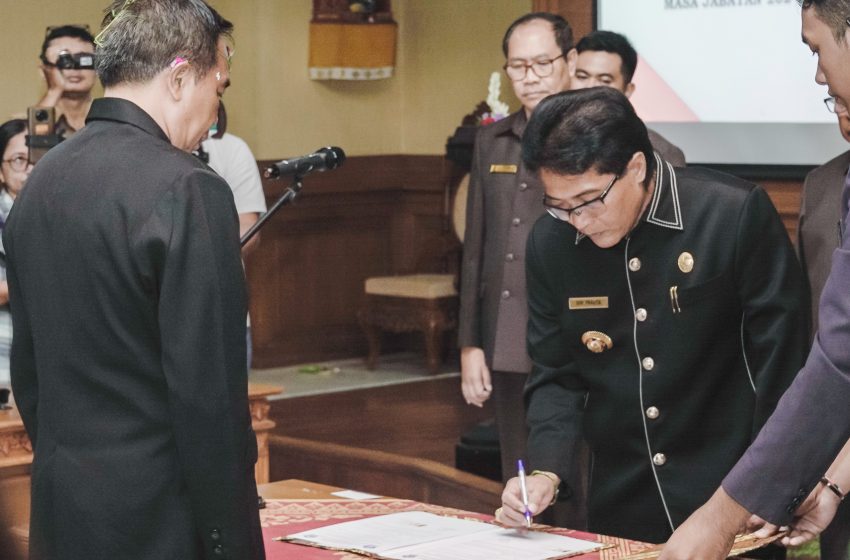 Bupati Giri Prasta lantik Direksi Perumda Pasar dan Pangan Mangu Giri Sedana periode 2024-2029.