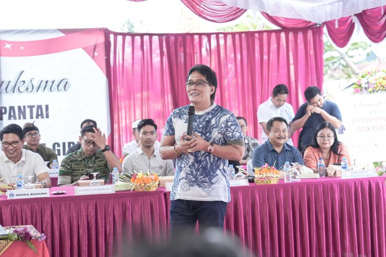 Bupati Badung Resmikan Penataan Pantai dan Pedestrian Jalan Segara Giri Jimbaran.