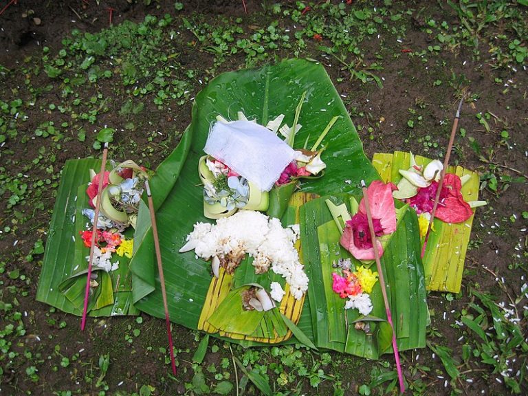 Kajeng Kliwon Uwudan, Ini Banten yang Digunakan dan Hindari Bekerja