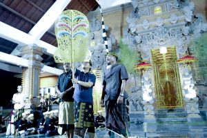 Sekda Wayan Adi Arnawa membuka acara Festival Barong Bangkung Mapetuk Agung Sekaa Teruna Bakti Karya di Balai Banjar Sila Dharma Nyuhgading, Mengwitani, Kecamatan Mengwi,