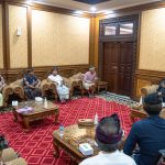 Wabup Suiasa saat menerima audiensi dari Prajuru Pura Kawitan Pangeran Tangkas Kori Agung Pagan Denpasar di Ruang Tamu Wakil Bupati Puspem Badung, Kamis (73).