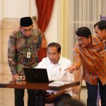 Jokowi bayar Pajak