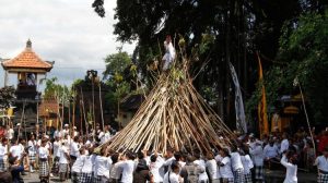 lokasi dilaksanakannya tradisi mekotek