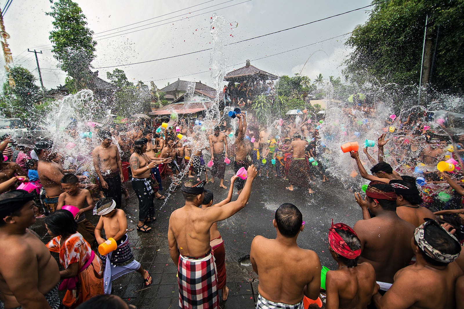 tradisi ini hanya digelar setelah nyepi di bali