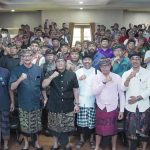 Bupati Badung I Nyoman Giri Prasta saat menerima audiensi dari tokoh Puri Anyar Ubud serta masyarakat Gianyar di Rumah Jabatan Bupati, Puspem Badung, Kamis (11/4).