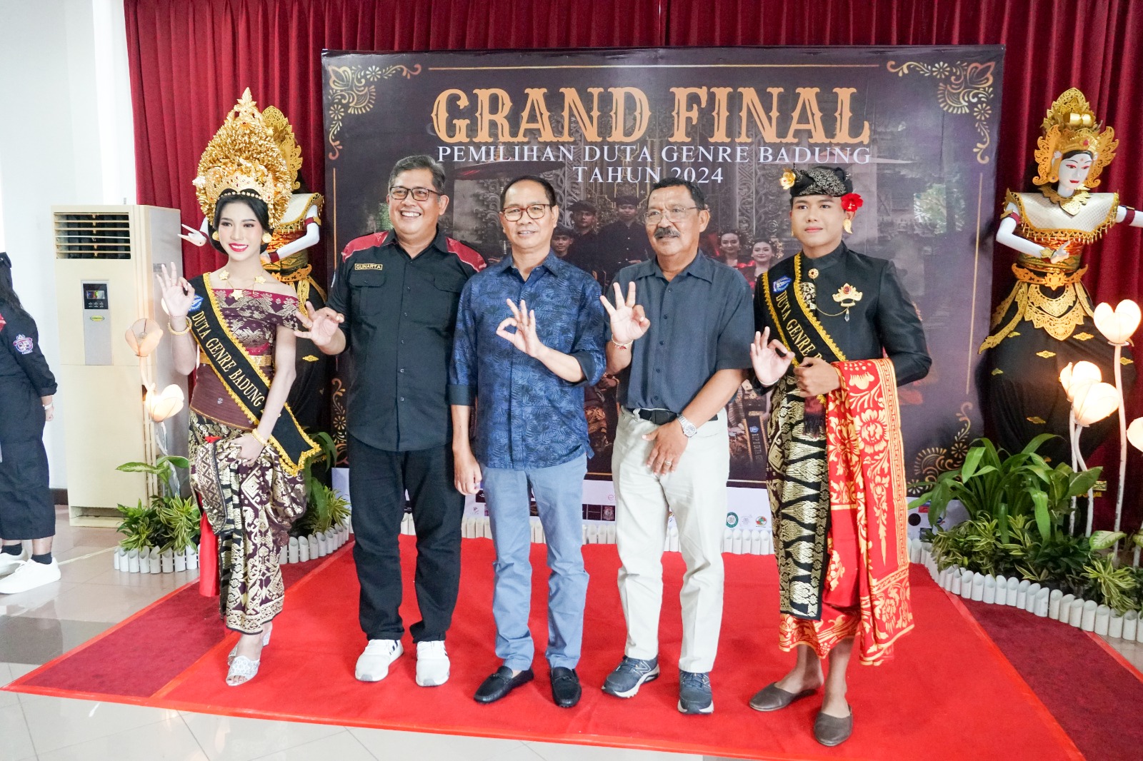 Wabup Suiasa disaat menghadiri Grand Final Pemilihan Duta GenRe tahun 2024, di Ruang Kertha Gosana, Puspem Badung, Minggu (14/4).