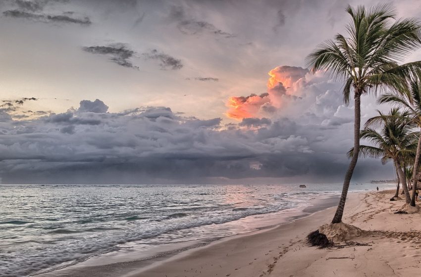 7 pantai di badung dan denpasar bali yang memiliki pasir berwarna putih