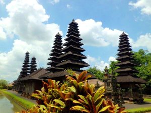 pura utnuk memohon keturunan di bali