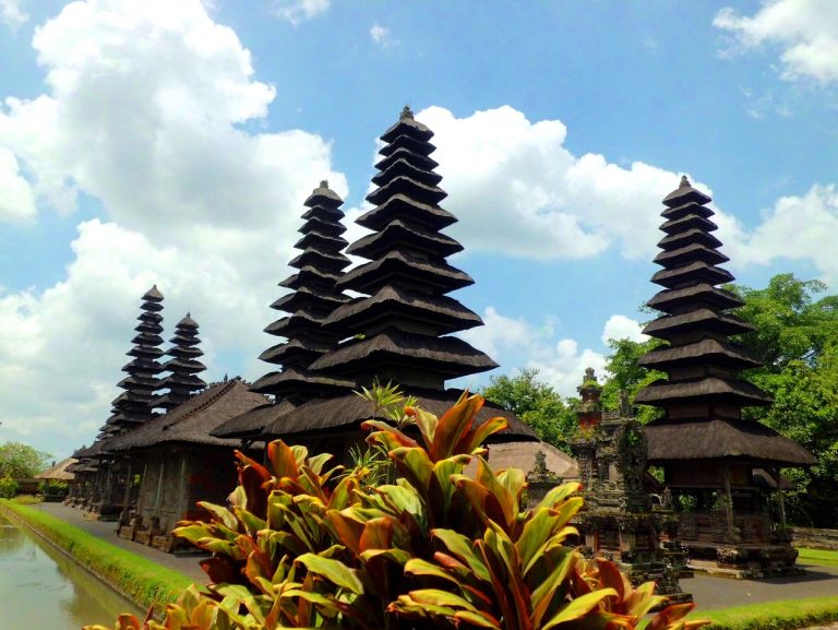 pura utnuk memohon keturunan di bali