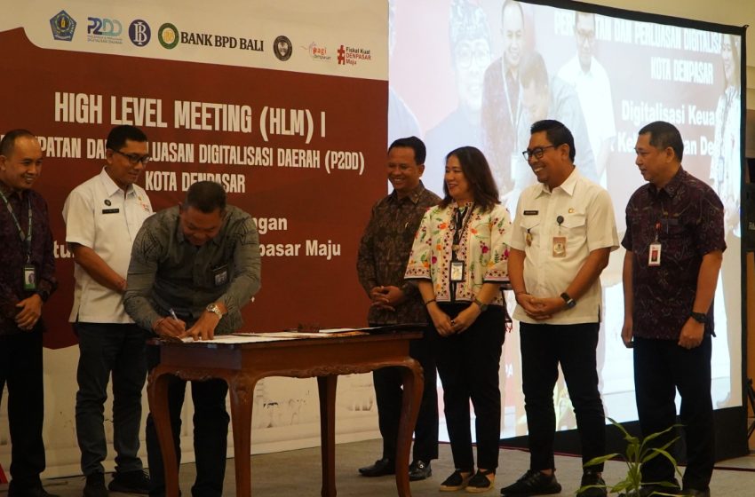 Bank BPD Bali Cabang Utama Denpasar bersama Badan Pendapatan Daerah menandatangi Memorandum of Understanding (MoU) atau perjanjian kerjasama untuk perluasan elektronifikasi transaksi daerah.