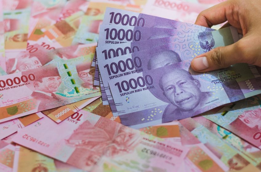 pinjaman online menjadi pilihan bagi masyarakat menengah ke bawah dalam urusan keuangan