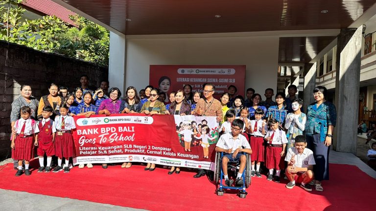 Bank BPD Bali Kolaborasi dengan Pemkot Denpasar Beri Literasi Keuangan ke Siswa SLB Negeri 2 Denpasar