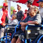 Wabup Ketut Suiasa saat menghadiri acara Peringatan Hari Lanjut Usia Nasional Ke-28, di Lapangan Puspem Badung, Jumat (12/7).