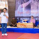 Sekda Badung I Wayan Adi Arnawa saat membuka Turnamen Ceki Remaja Pura Dalem Pancer (Repuder) Desa Blahkiuh, di Balai Serbaguna Pura Dalem Pancer, Br. Tengah, Blahkiuh, Minggu (14/7).