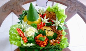 rekomendasi nasi kuning di denpasar bali yang wajib di coba