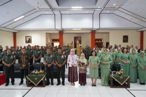 Prajurit Korem 163Wira Satya Dibekali Materi Leadership dan Public Speaking