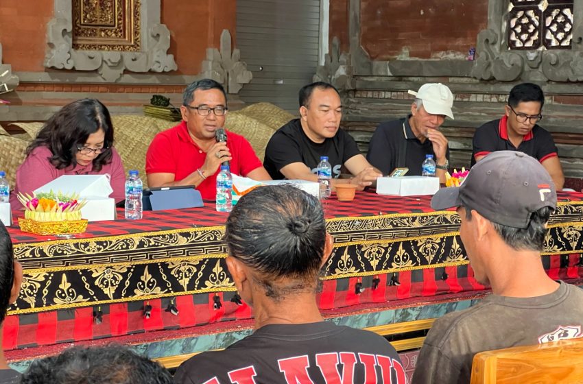 OJK dan Agung Rai Wirajaya Edukasi Warga di Kuta Selatan