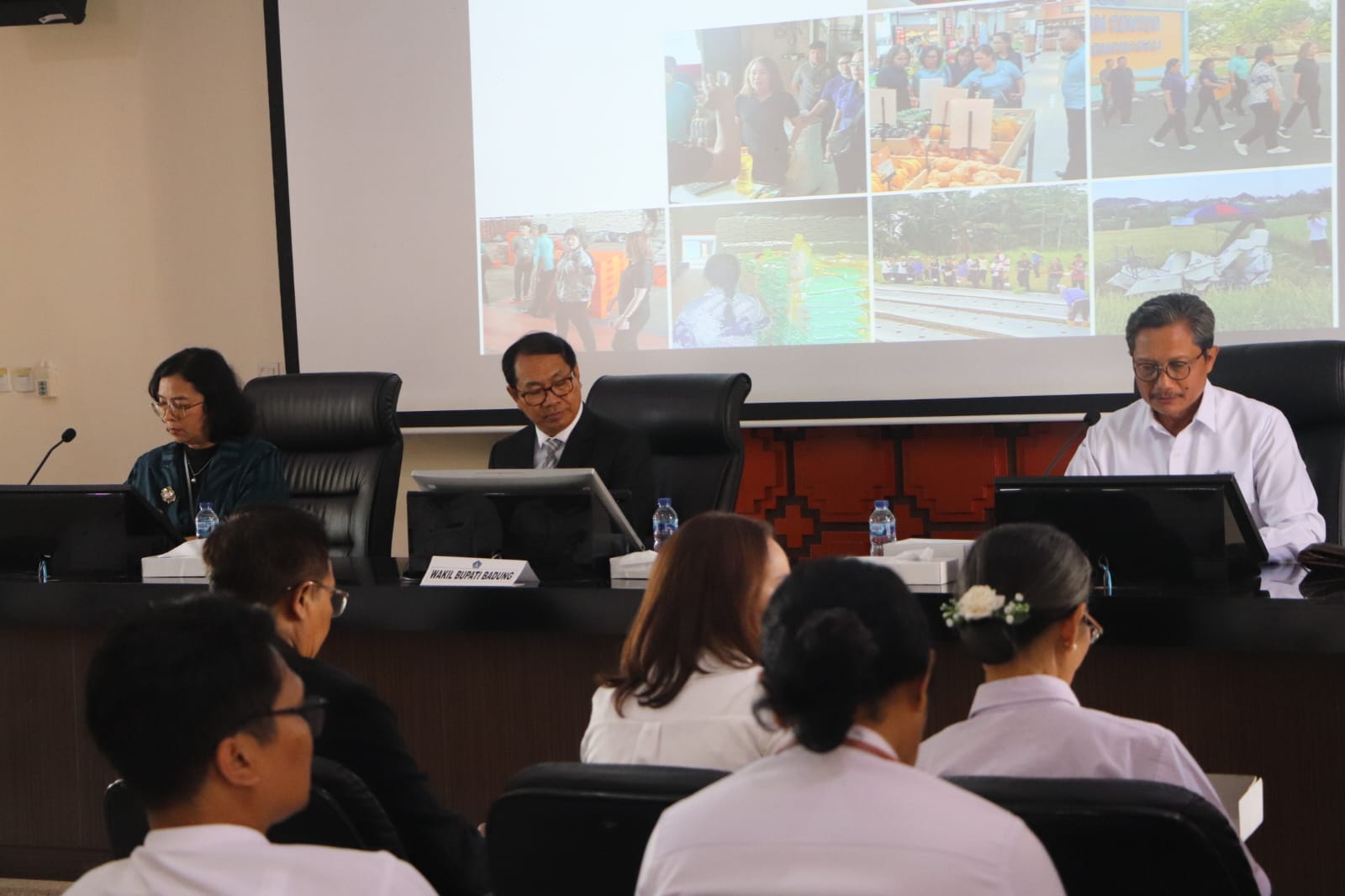 Wabup Ketut Suiasa saat memimpin Rapat HLM TPID Kabupaten Badung, di Ruang Rapat Rumah Jabatan Wakil Bupati, Puspem Badung, Rabu (18/9).