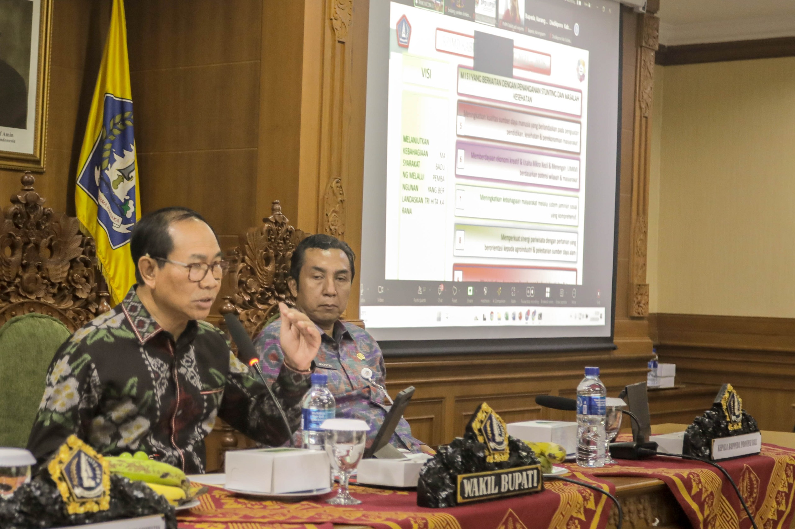 Wabup Ketut Suiasa menghadiri Rakor Monitoring dan Evaluasi Lintas Sektor Upaya Percepatan Penurunan Stunting di Kab Badung Dan Provinsi Bali, di Puspem Badung, Jumat (20/9).