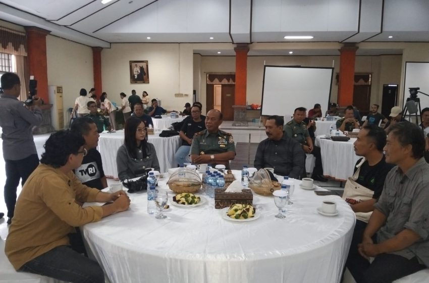 Danrem 163WSA Simakrama dengan Insan Media