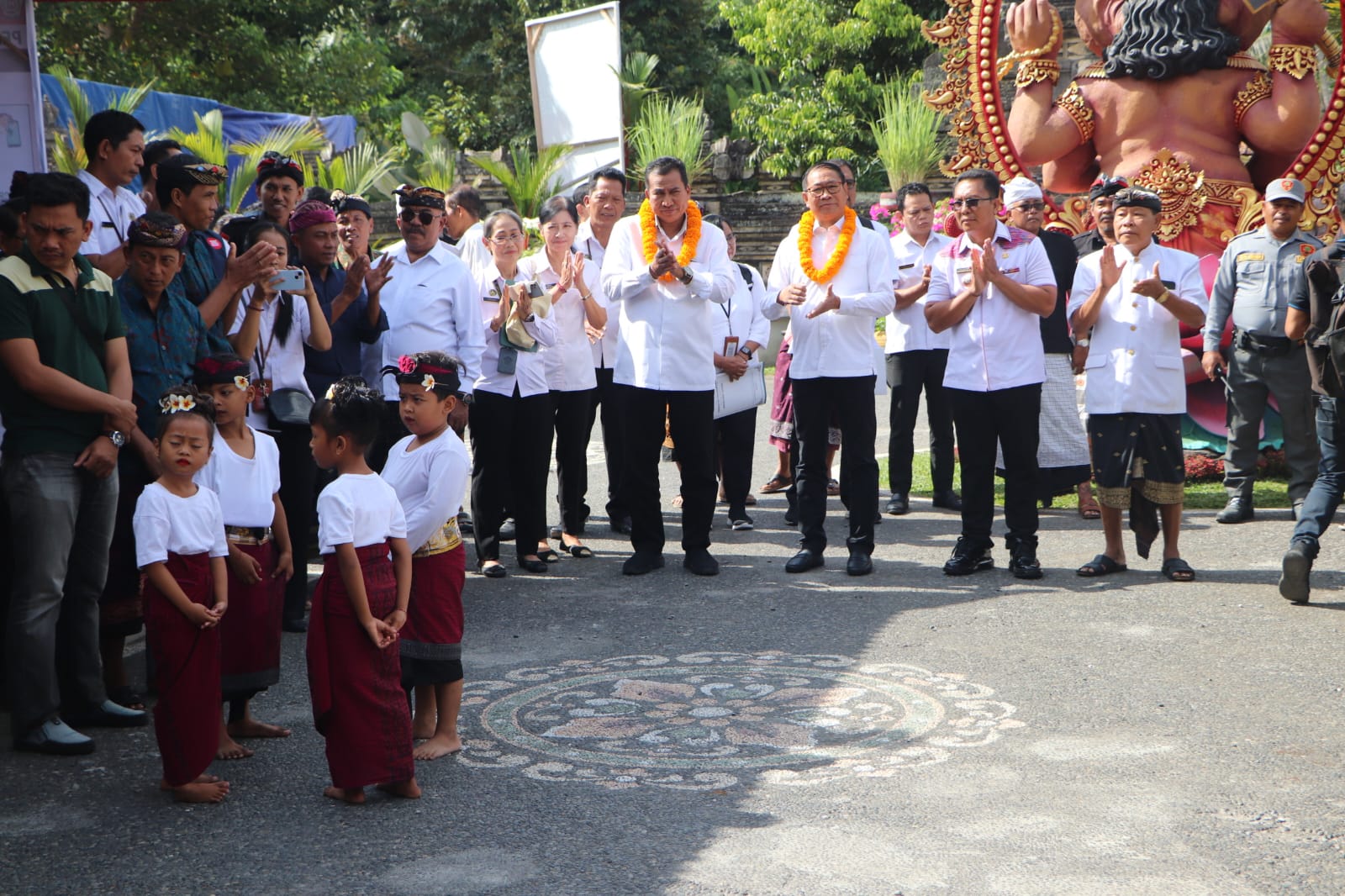 Plt. Bupati Badung I Ketut Suiasa menghadiri acara Penilaian Lanjutan terhadap Desa Antikorupsi Tingkat Kabupaten/Kota Se-Bali di Kantor Desa Punggul, Kecamatan Abiansemal, Rabu, (16/10).