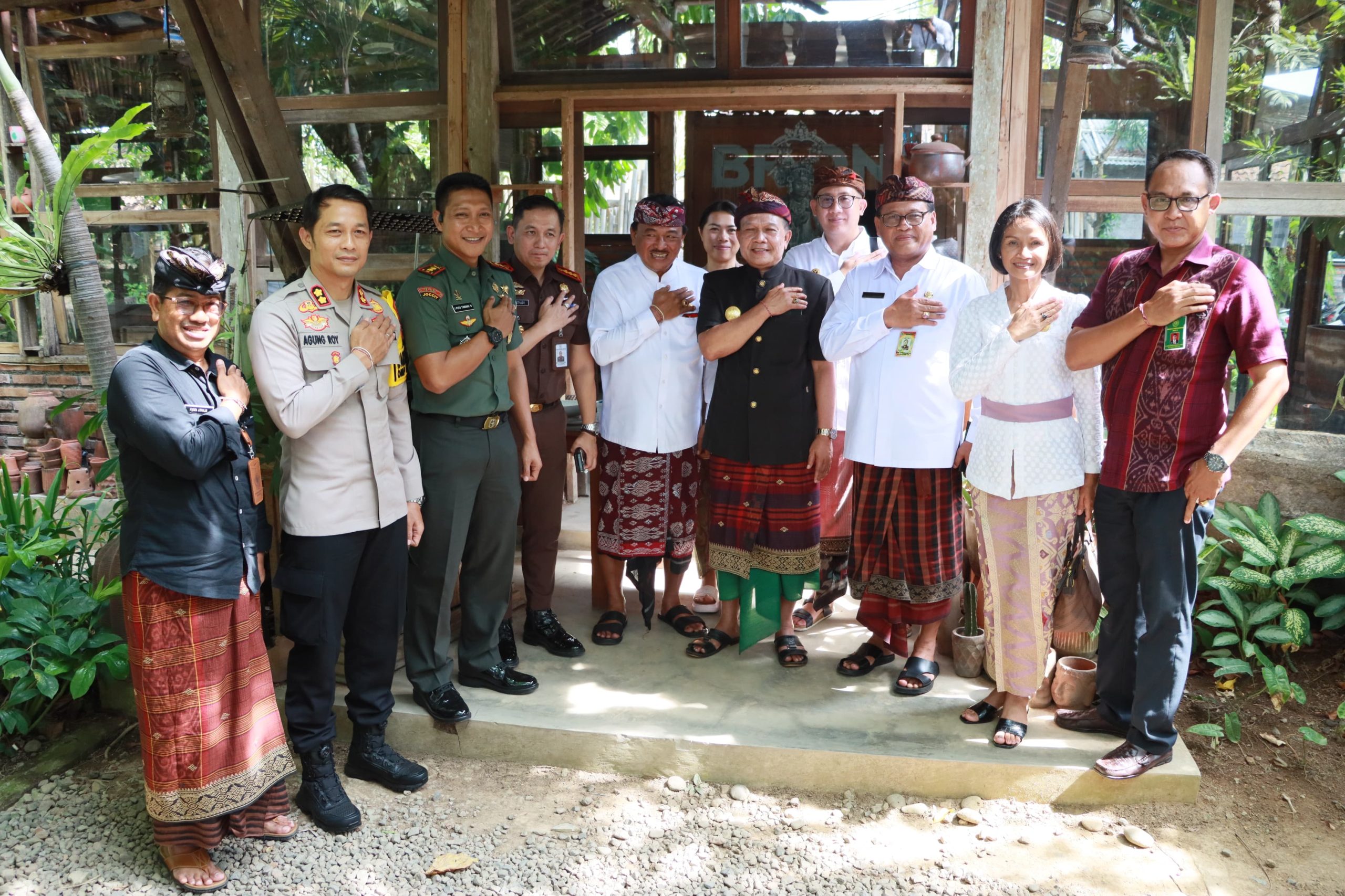 Pelaksanaan Rakor kesiapan penyelenggaraan Pilkada 2024 yang dihadiri Pjs. Walikota Denpasar, I Dewa Gede Mahendra, Kamis (310) di Bron Cafe Denpasar