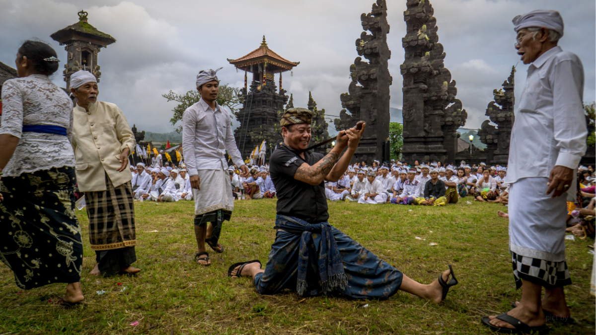 Pura-pura Kerauhan Bisa Kena Pastu