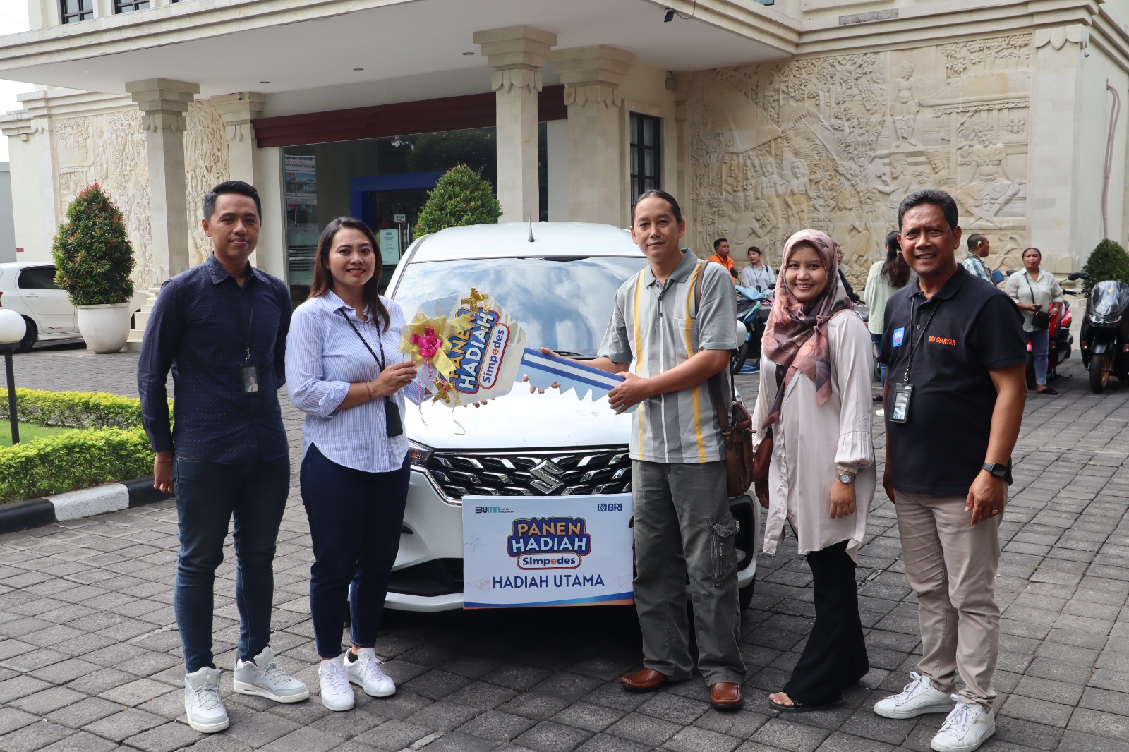 Anung Tak Menyangka Menang Hadiah Mobil dari BRI Simpedes