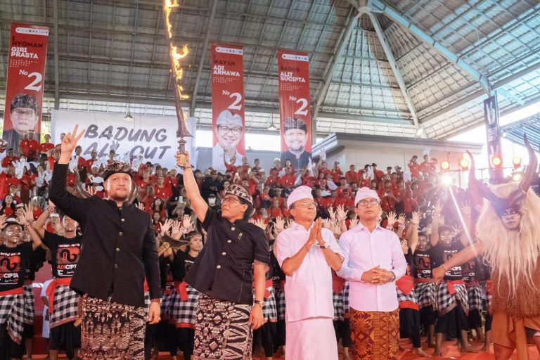 Kampanye Akbar Koster Giri dan Adi Cipta di Badung, Warga Deklarasikan Dukungan Penuh