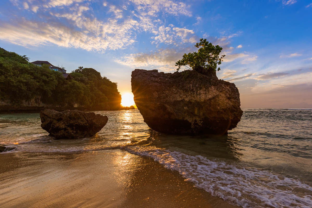 lokasi pantai padang padang dan harga tiket masuk