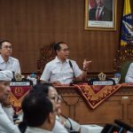 Plt. Bupati Badung I Ketut Suiasa didampingi Pj. Sekda IB. Surya Suamba memimpin rapat persiapan dalam rangka Syukuran HUT Mangupura Ke-15, y di ruang Kriya Gosana Puspem Badung, Rabu (13/11).