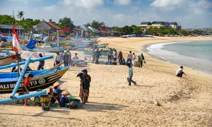 pantai kedonganan menjadi pilihan terbaik untuk melwati sore melihat sunset dan akhir tahun