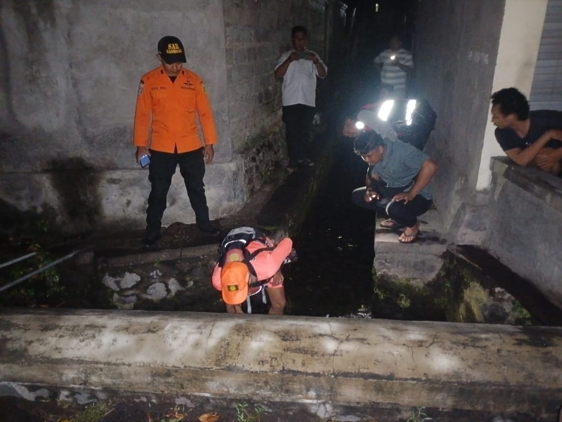 BOCAH 3,5 TAHUN HANYUT DI SALURAN IRIGASI