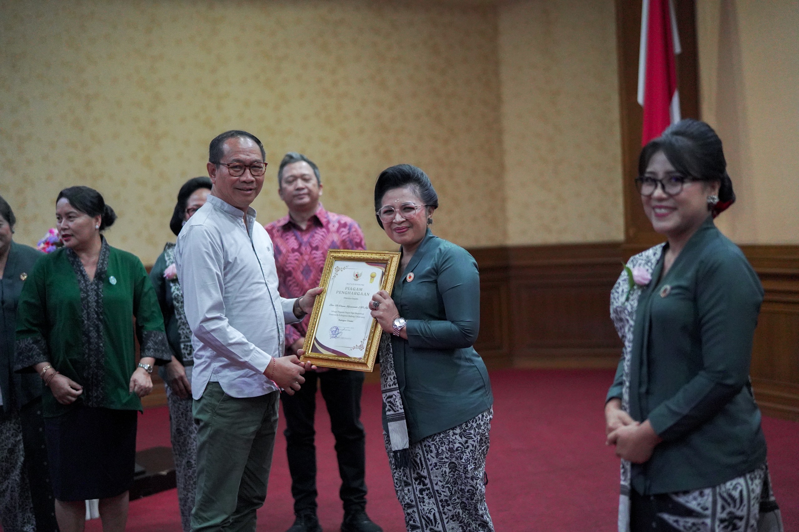 Wabup Ketut Suiasa saat menghadiri sekaligus membuka kegiatan Muscab X ikatan Bidan Indonesia yang dirangkaikan dengan HUT Ke-73 lBl Kabupaten Badung tahun 2024, di Ruang Pertemuan Kertha Gosana Puspem Badung, Sabtu (7/12)