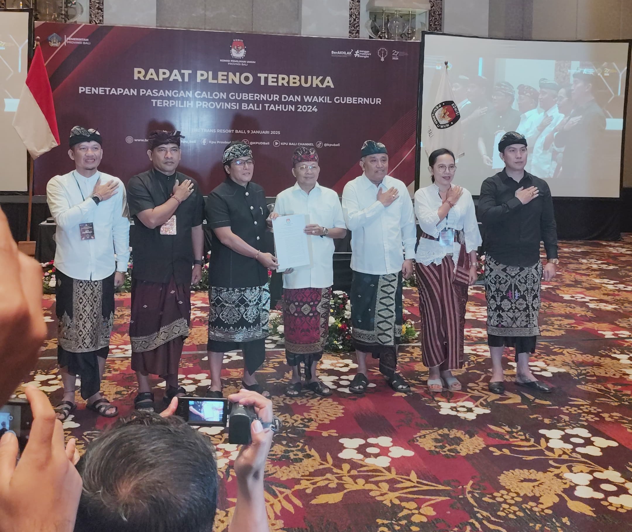 Koster-Giri Resmi Jabat Gubernur dan Wagub Bali 2025-2030, Wayan Koster Ini Momentum Pertama Bali Era Baru