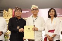 Walikota, I Gusti Ngurah Jaya Negara dan Wakil Walikota Denpasar, I Kadek Agus Arya Wibawa dalam kesempatan menghadiri Rapat Pleno Terbuka Penetapan Pasangan Calon Walikota dan Wakil Walikota terpilih Kota Denpasar pada Pilkada Tahun 2024 KPU Denpasar, pada Kamis(91) di Prime Plaza Hotel, Sanur.