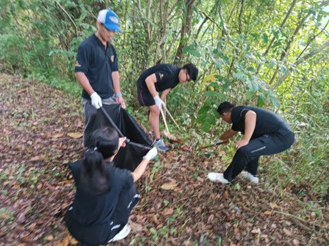 Dukung Pariwisata Berkelanjutan, The Lokha Ubud Gelar Bersih-bersih di Bukit Campuhan