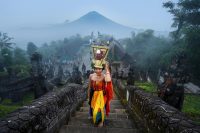 Kliwon Gumber Bertepatan Kajeng Kliwon Uwuda