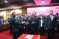 Pelantikan pengurus lDl dan lBl Cabang Badung di Ruang Madya Utama Kantor DPRD, Puspem Badung, Jumat (7/3).