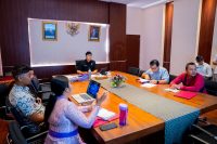 Sekda Badung lB. Surya Suamba saat memaparkan rencana pembangunan dan renovasi Gedung Museum Yadnya di Ruang Rapat Sekda Puspem Badung, Kamis (6/3).