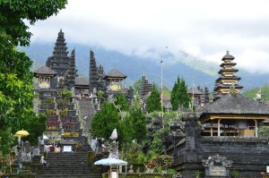 Puncak Karya Ida Bhatara Turun Kabeh 2025 di Besakih: Nyéjer 21 Hari Penuh Makna