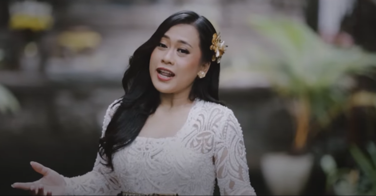 tri puspa merilis single punyan binging